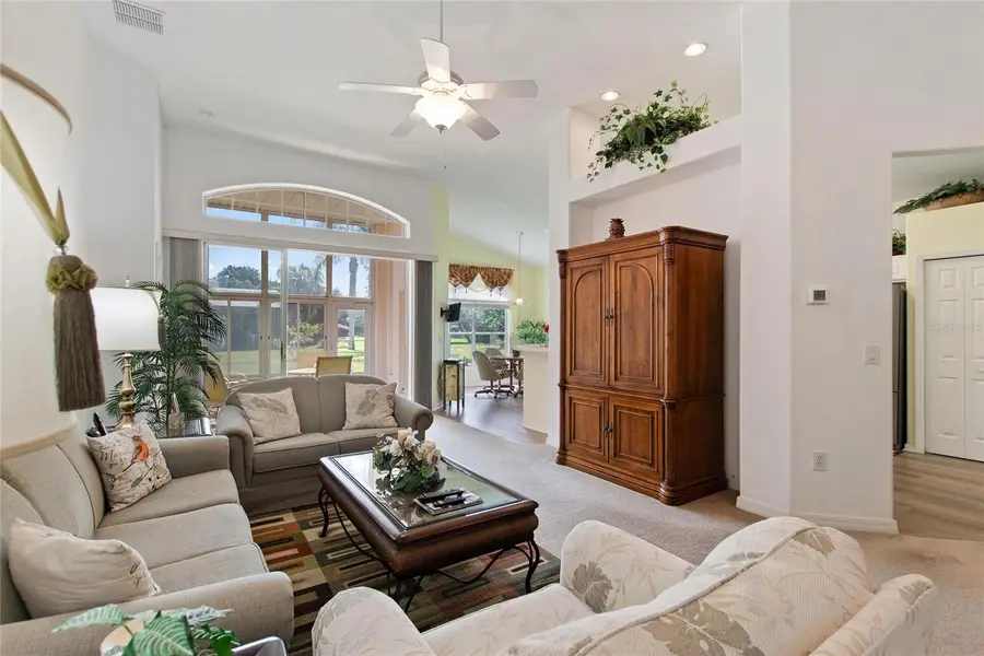 511 Royal Palm Dr, Davenport, FL 33837 - #2