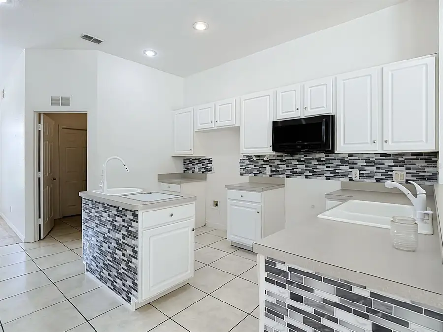 957 Via Bianca Drive, Davenport, FL 33896 - #3