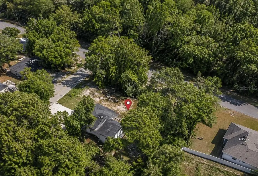692 E Euclid Avenue, Deland, FL 32724 - #3