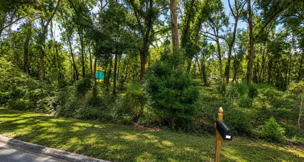 E Euclid Avenue, DELAND, FL 32724