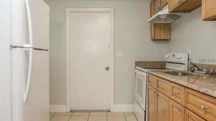 9416 Greystone Road, Thonotosassa, FL 33592 - #2