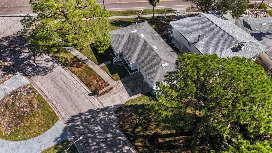 4666 Helena Street Ne, Saint Petersburg, FL 33703 - Image #3