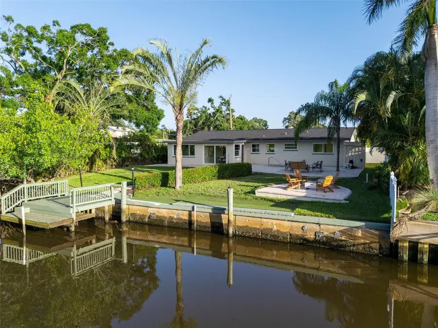 243 45th Avenue Ne, Saint Petersburg, FL 33703 - #3