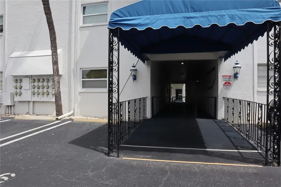 350 79th Avenue N #236, Saint Petersburg, FL 33702 - Image #2