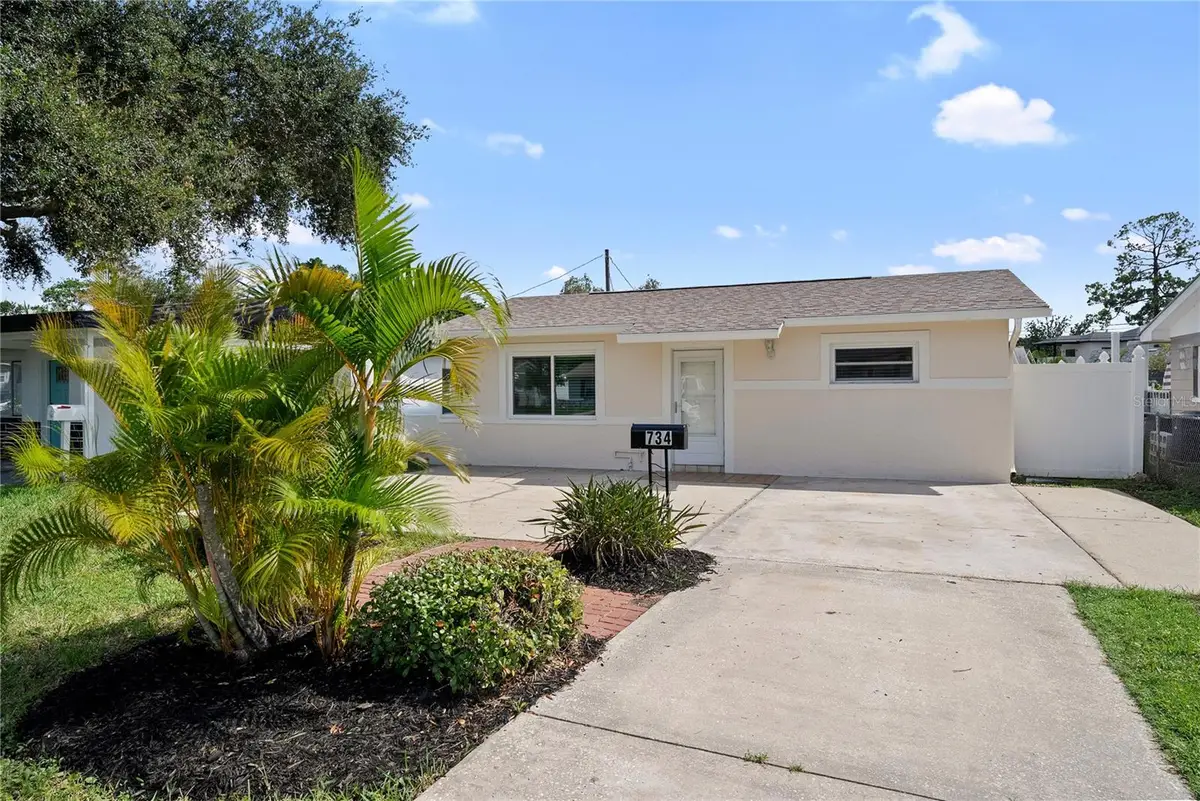 734 Lynndale Street N, Saint Petersburg, FL 33703 - Image #1