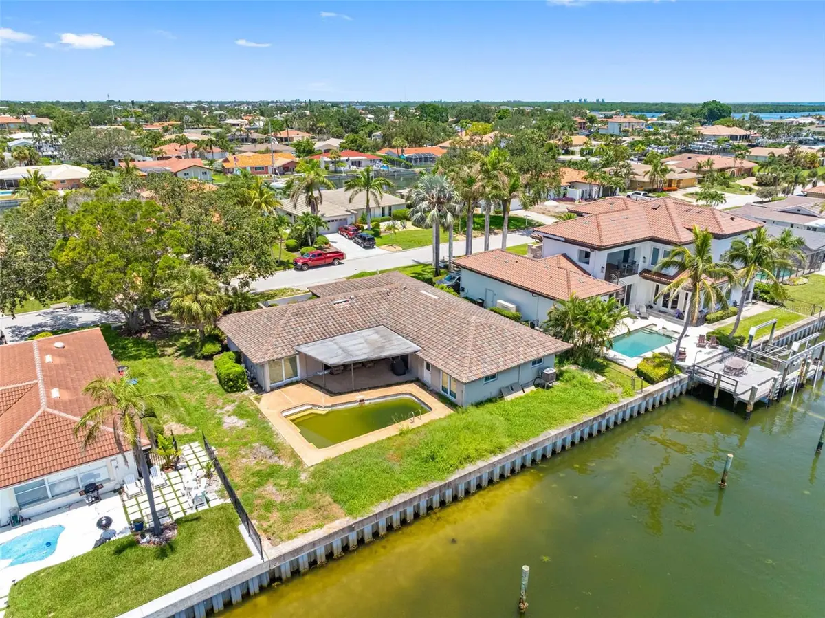 1962 Hawaii Avenue Ne, Saint Petersburg, FL 33703 - Image #1