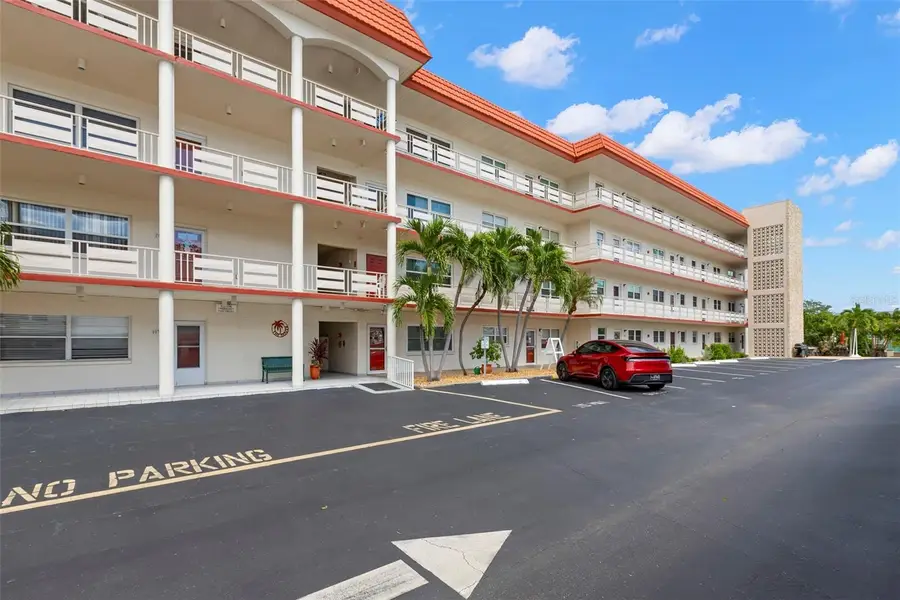 3114 59th Street S #302, Gulfport, FL 33707 - Image #3