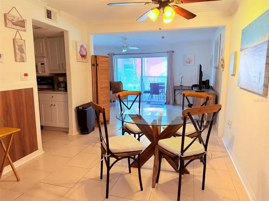 3735 42nd Way S #E, Saint Petersburg, FL 33711 - #3