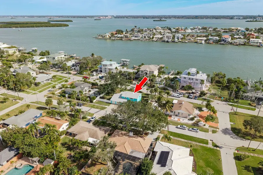 829 Narcissus Avenue, Clearwater Beach, FL 33767 - Image #2