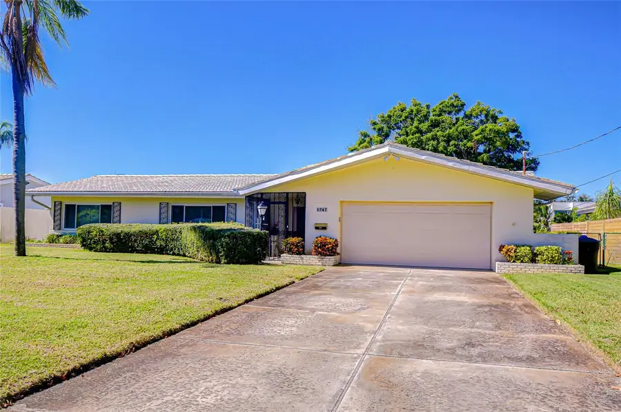 6747 28th Street S, Saint Petersburg, FL 33712 - Image #2