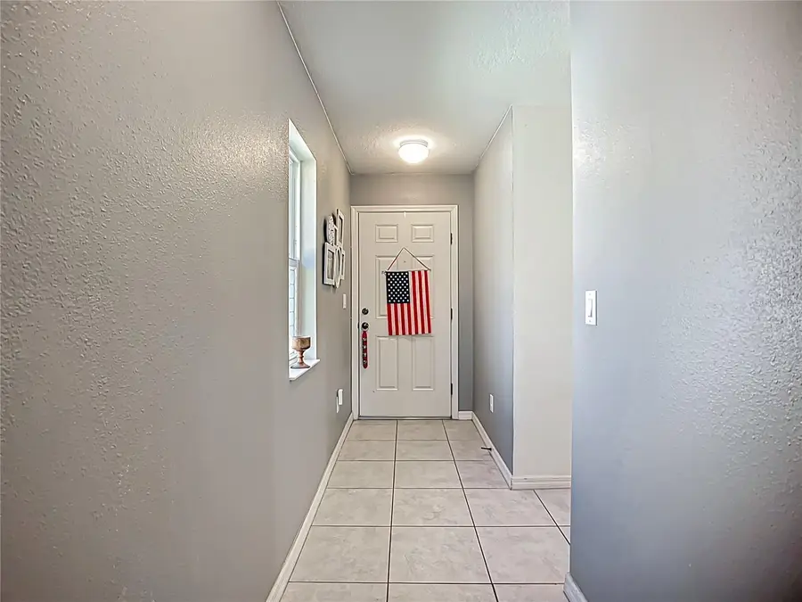 7707 Sunshine Bridge Avenue, Gibsonton, FL 33534 - Image #3