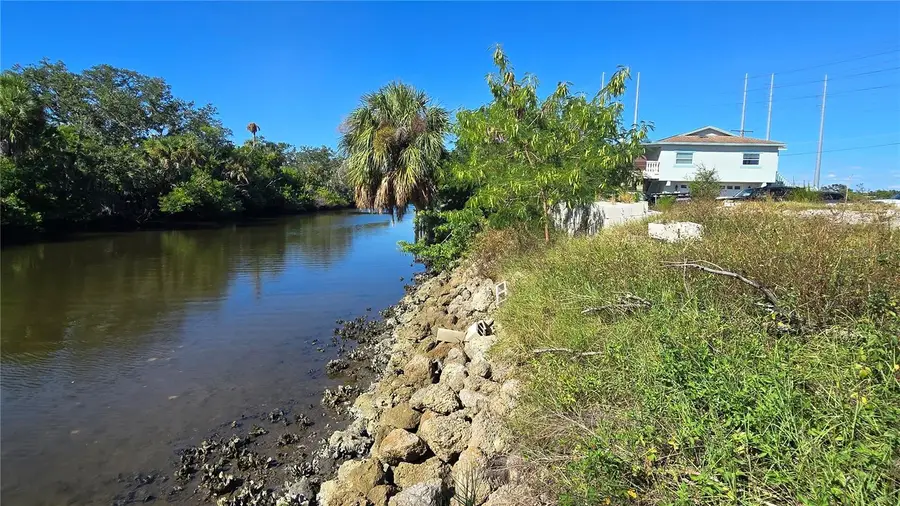 9919 Bay Drive, Gibsonton, FL 33534 - Image #2