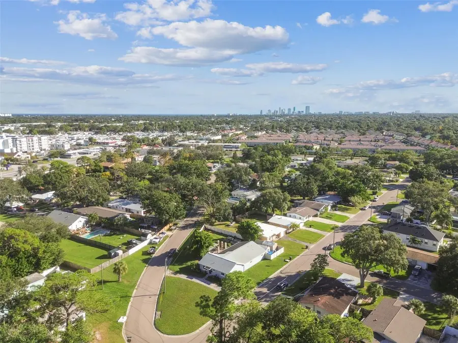 5701 Commonwealth Avenue N, Saint Petersburg, FL 33703 - Image #2