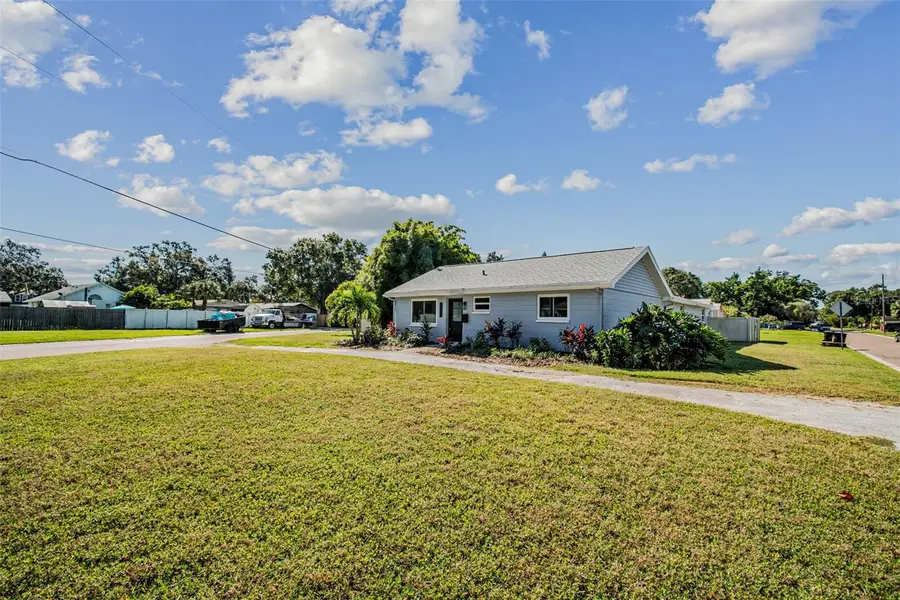 5701 Commonwealth Avenue N, Saint Petersburg, FL 33703 - Image #3