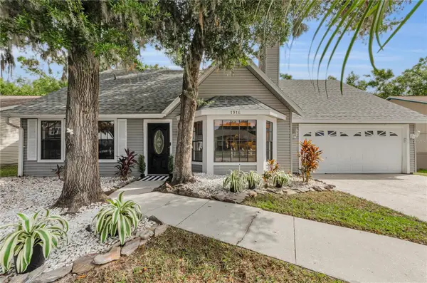 1916 River Crossing Drive, VALRICO, FL 33596