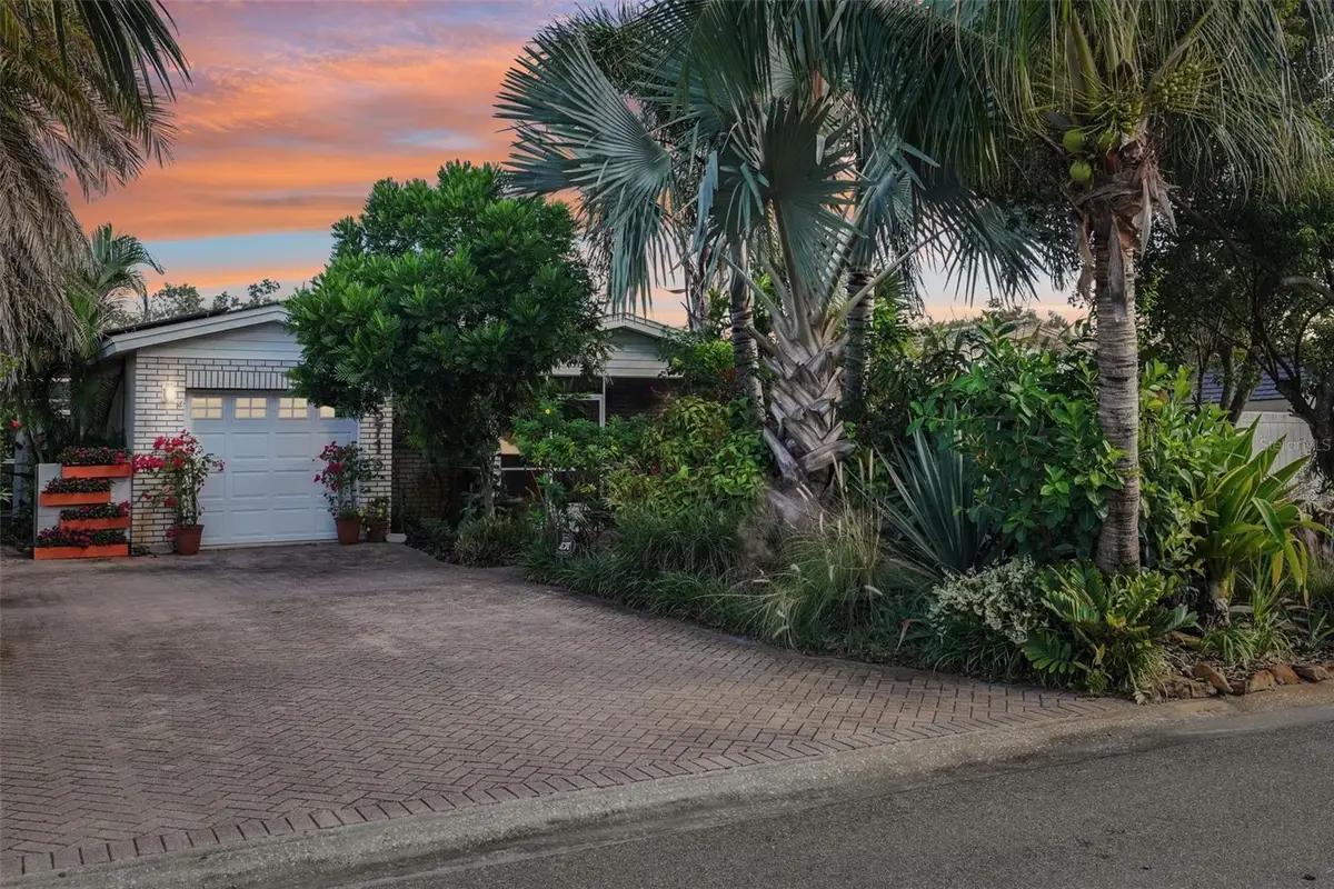 5715 4th Avenue N, Saint Petersburg, FL 33710 - Image #1