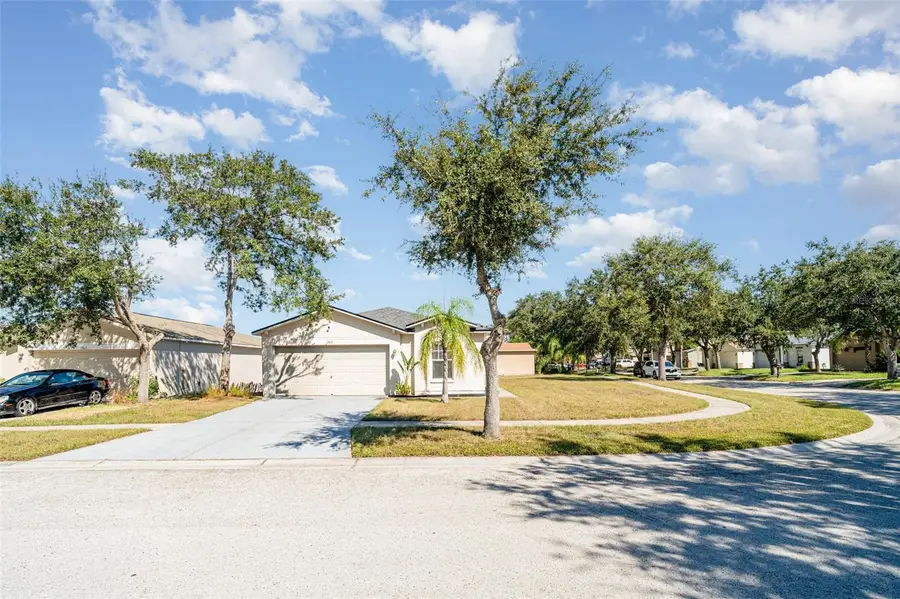 7861 Carriage Pointe Drive, Gibsonton, FL 33534 - Image #2