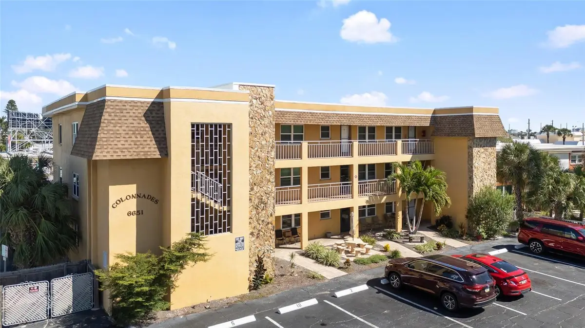 6651 Sunset Way #9, Saint Pete Beach, FL 33706 - Image #1