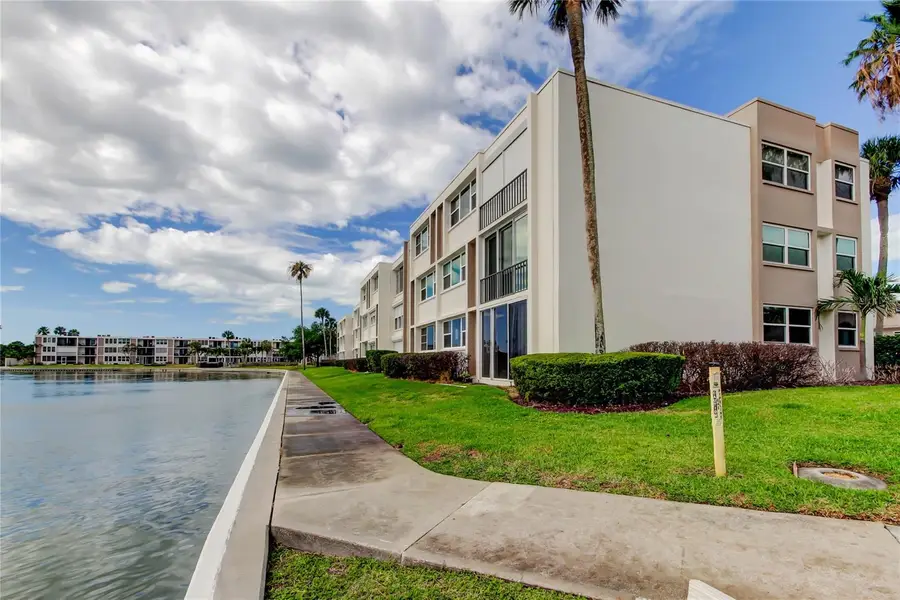 7425 Bay Island Drive S #203, South Pasadena, FL 33707 - Image #3