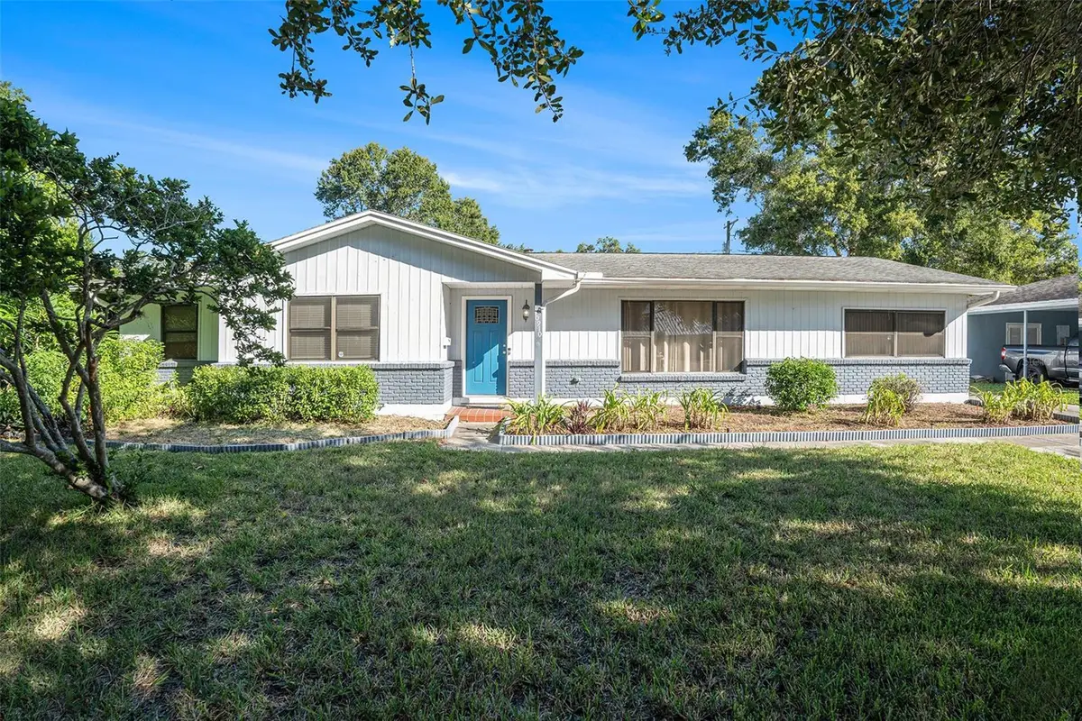 10910 Carrollwood Drive, Tampa, FL 33618 - Image #1