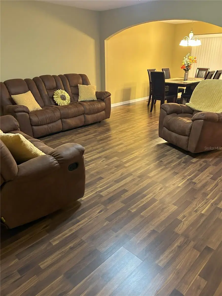 9508 Ashburn Creek Lane, Tampa, FL 33610 - Image #2