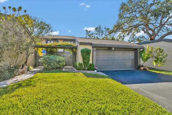 13300 Indian Rocks Road #103, LARGO, FL 33774