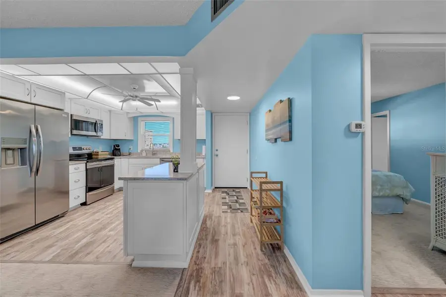 4725 Cove Circle #302, Saint Petersburg, FL 33708 - Image #3