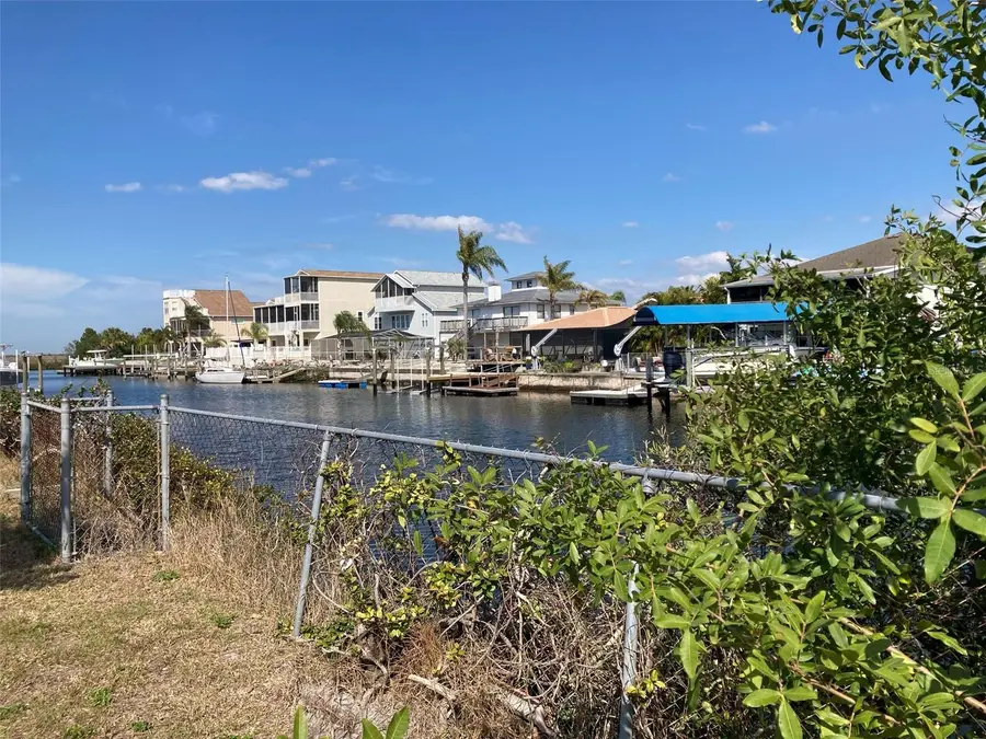 15626 Donzi Drive, Hudson, FL 34667 - Image #2