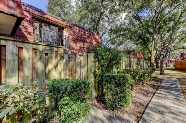 722 1st Court, PALM HARBOR, FL 34684