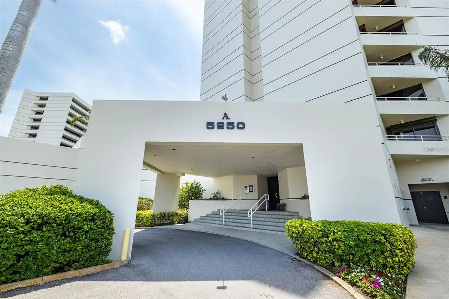 5950 Pelican Bay Plaza S #204, Gulfport, FL 33707 - Image #3