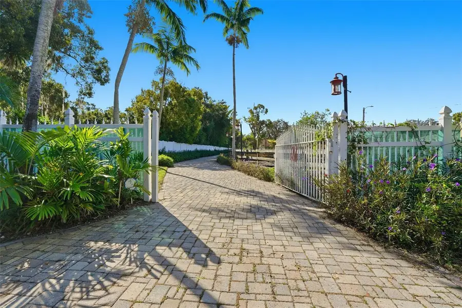 13010 114th Avenue N, Largo, FL 33774 - Image #2