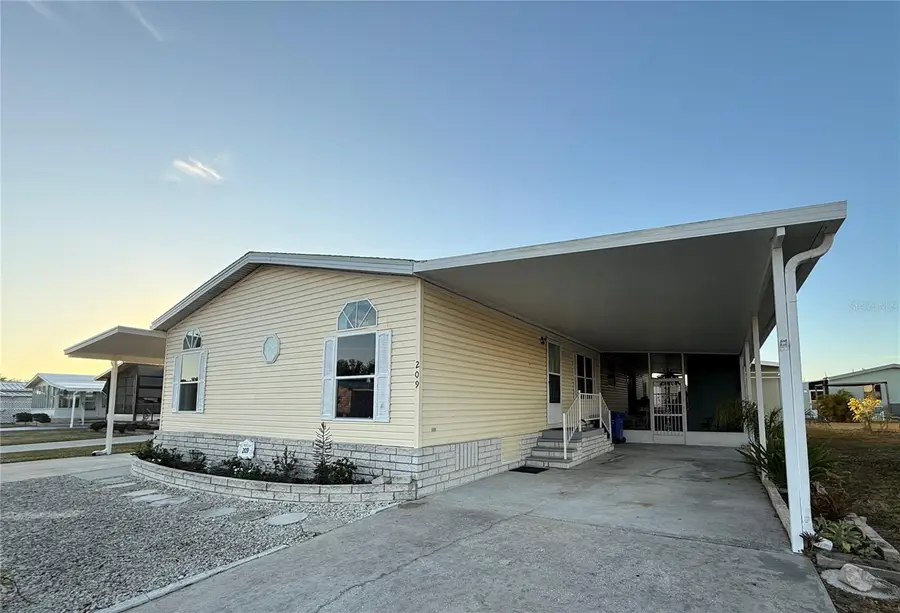 209 N Saint Thomas Circle, Apollo Beach, FL 33572 - Image #2