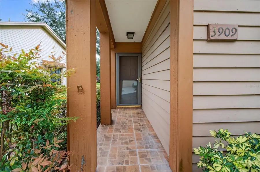 3909 Shoreside Circle, Tampa, FL 33624 - Image #2