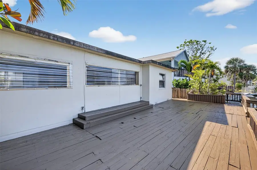 566 182nd Avenue E, Redington Shores, FL 33708 - Image #3