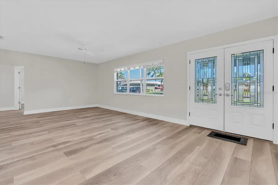 4812 Venetian Place Ne, Saint Petersburg, FL 33703 - Image #3