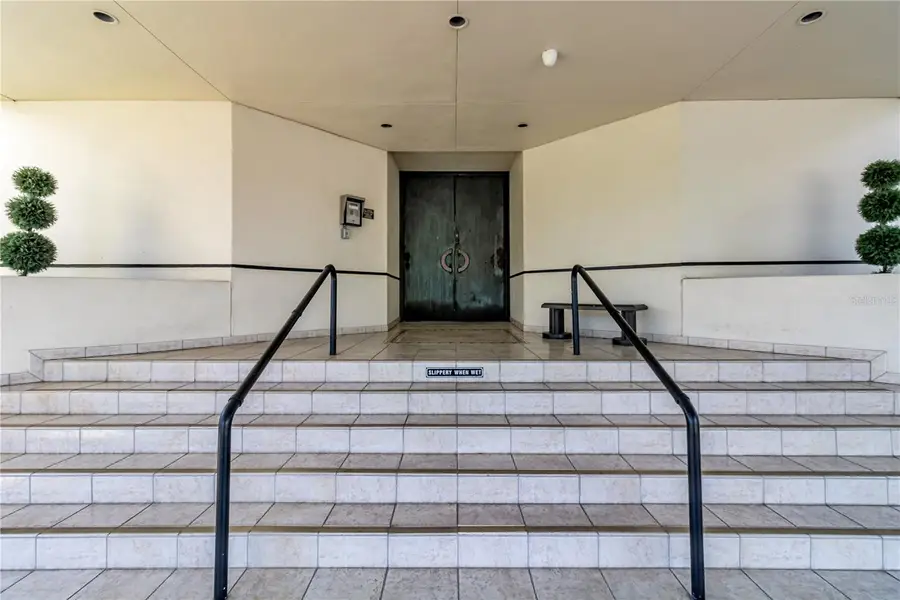 5940 Pelican Bay Plaza S #504, Gulfport, FL 33707 - Image #2