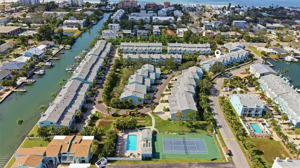 524 Garland Circle, INDIAN ROCKS BEACH, FL 33785