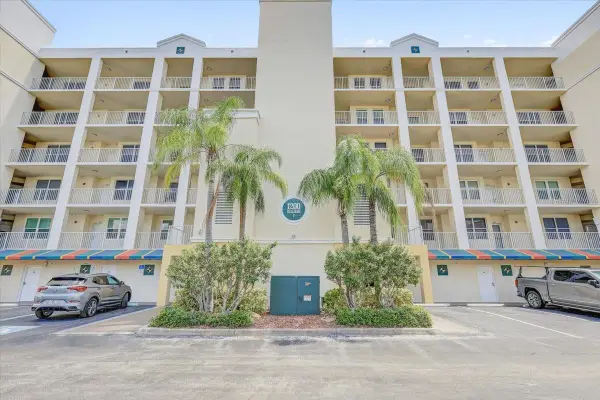 1200 Country Club Drive #3405, LARGO, FL 33771