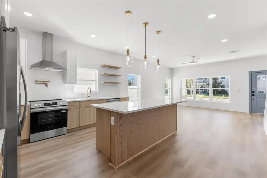 2525 13th Avenue N, Saint Petersburg, FL 33713 - Image #2