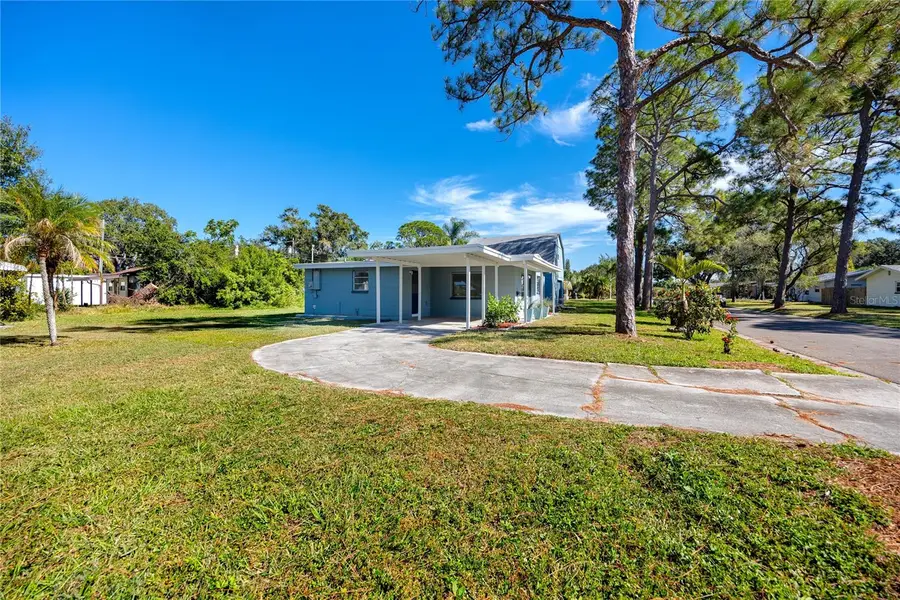 647 Garland Street N, Saint Petersburg, FL 33703 - Image #2