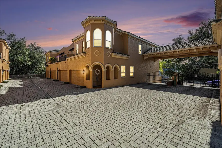 2904 Hansen Manor Lane, Tampa, FL 33611 - Image #2