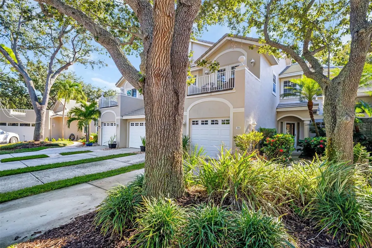 306 Fan Palm Court Ne, Saint Petersburg, FL 33703 - Image #1