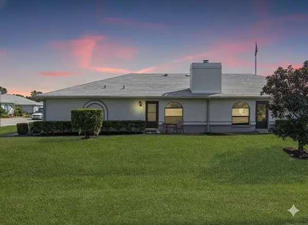 23215 Club Villas Drive, LAND O LAKES, FL 34639