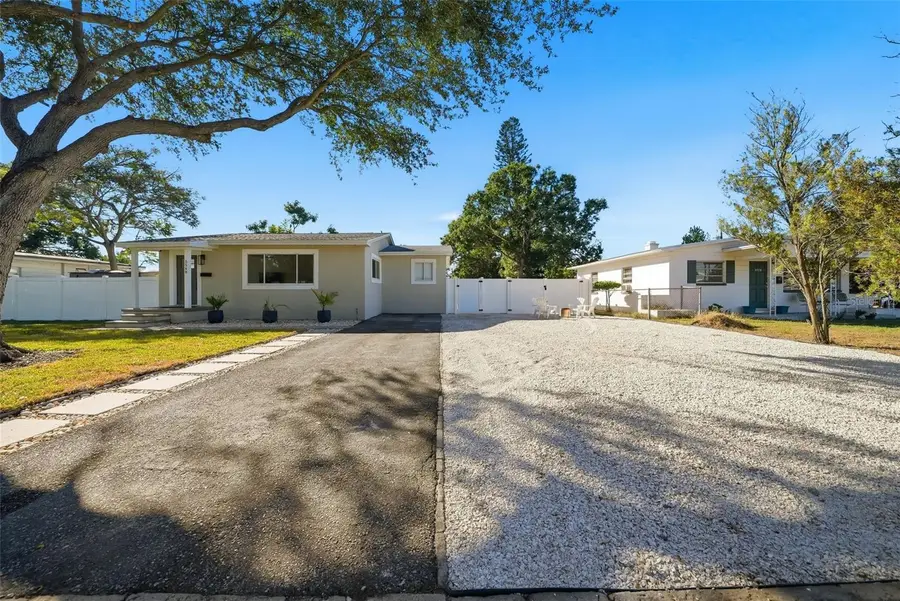 5548 Dartmouth Avenue N, Saint Petersburg, FL 33710 - Image #3