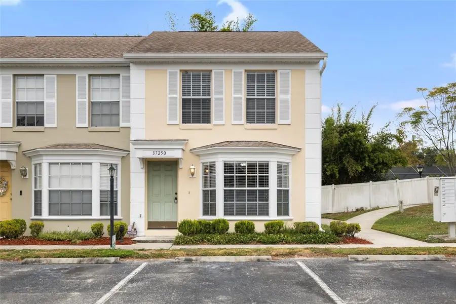 37250 Embassy Park Lane, Dade City, FL 33525 - Image #2