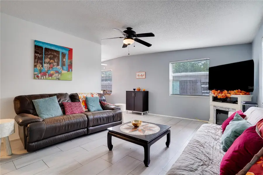 718 Northmoor Avenue N, Saint Petersburg, FL 33702 - Image #3