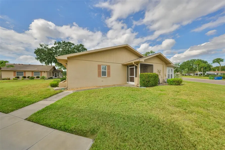 431 Gloucester Boulevard, Sun City Center, FL 33573 - Image #2