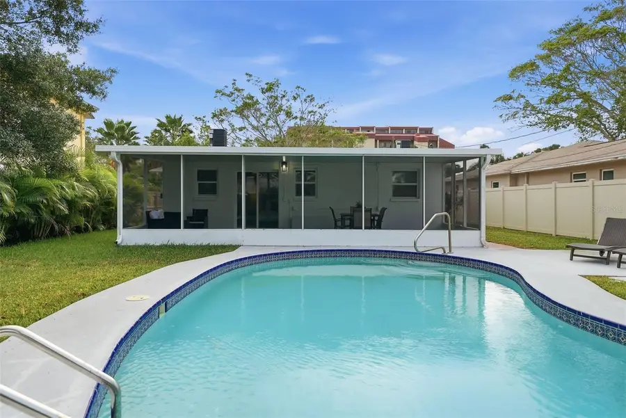 7033 Hibiscus Avenue S, South Pasadena, FL 33707 - Image #3