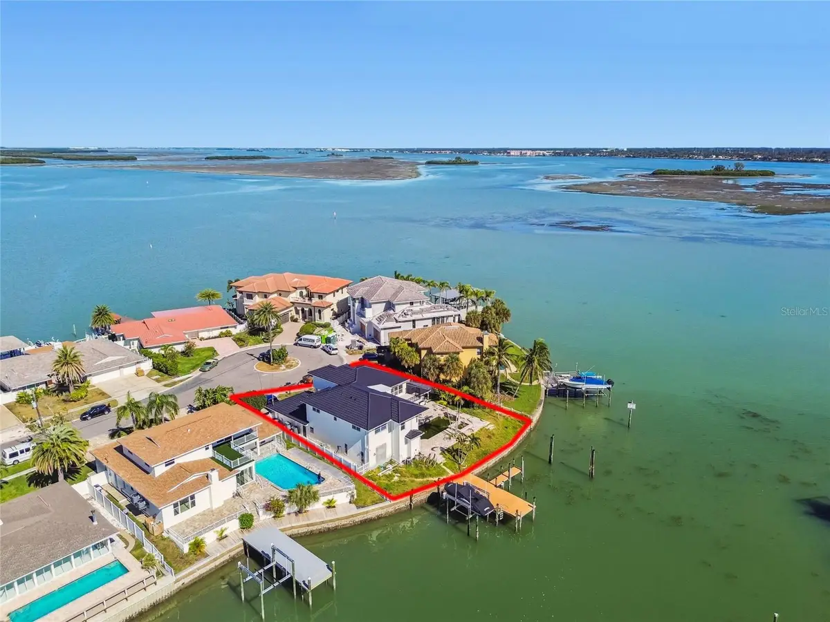 461 Palm Island Ne, Clearwater Beach, FL 33767 - Image #1