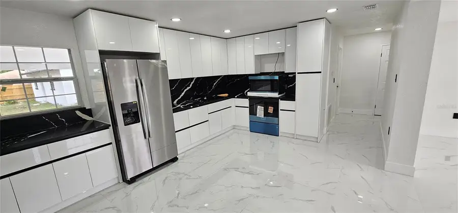 1506 E Poinsettia Avenue, Tampa, FL 33612 - Image #2